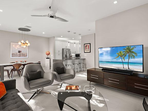 5th image of 420 SW 14th Court