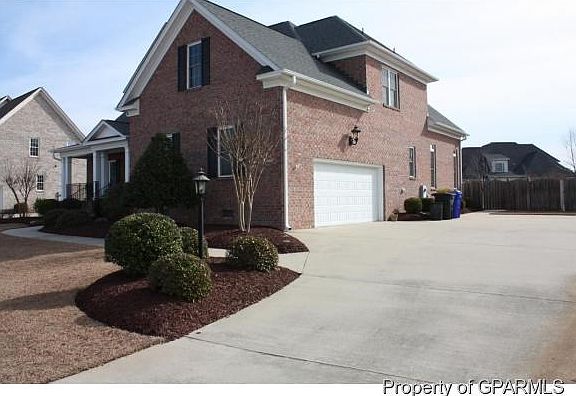 3rd image of 909 Wickham Dr