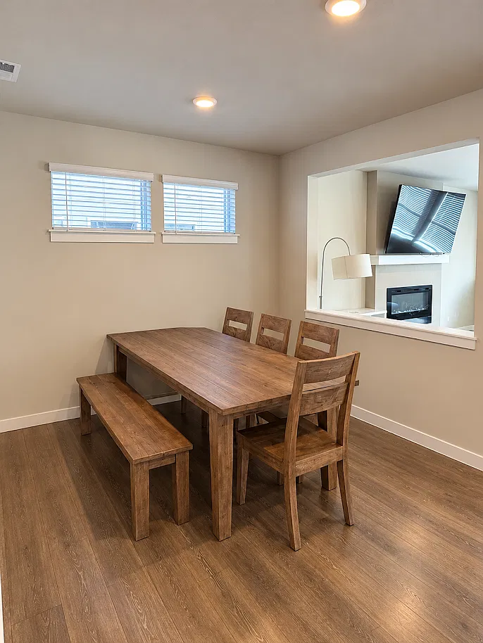 5 bed, 2535 sqft, $3,850 — Photo 3