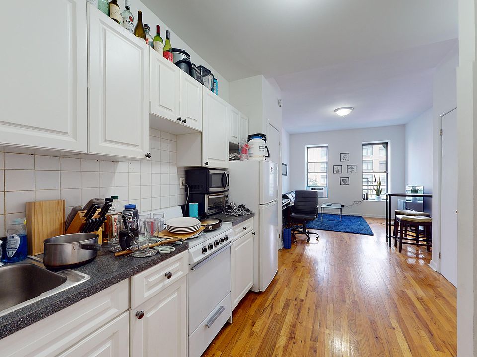 1st image of 1293 1st Ave APT 7