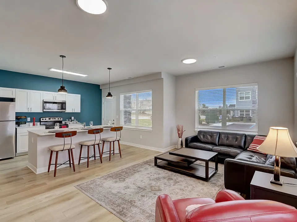 Water's Edge Apartments