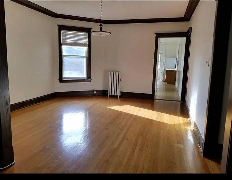 2nd image of 1641 W Balmoral Ave #3