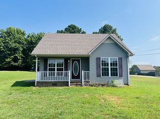 3 Boone Dr, Fayetteville, TN 37334