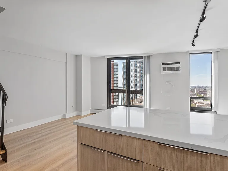 The Duplex Tower — Photo 113