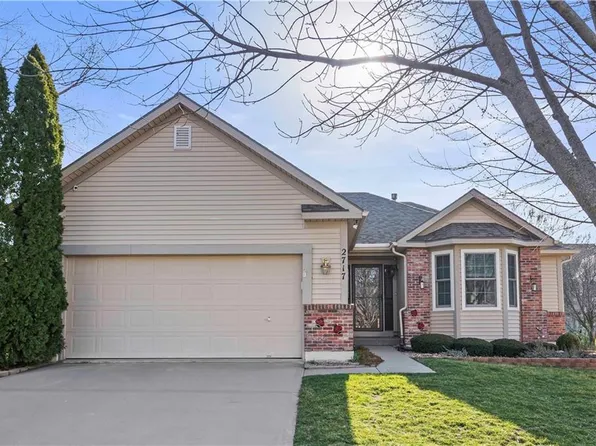 2717 S Woodbury Dr, Independence, MO 64055