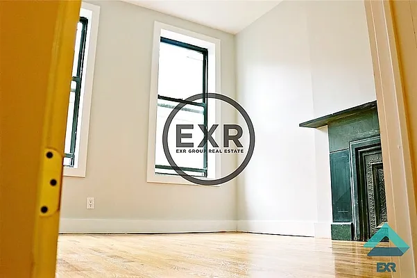 Rented by EXR | media 4