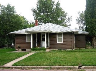 704 4th Ave, Windom, MN 56101