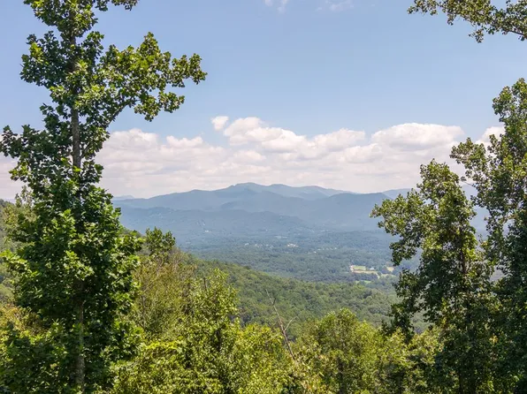 2411 N Skeenah Rd, Franklin, NC 28734