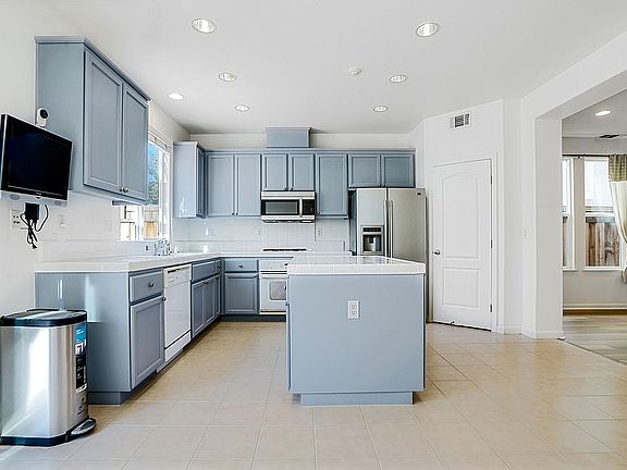 3rd image of 1843 Silk Wood Ln