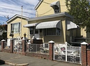 28 Hutchinson St, Revere, MA 02151