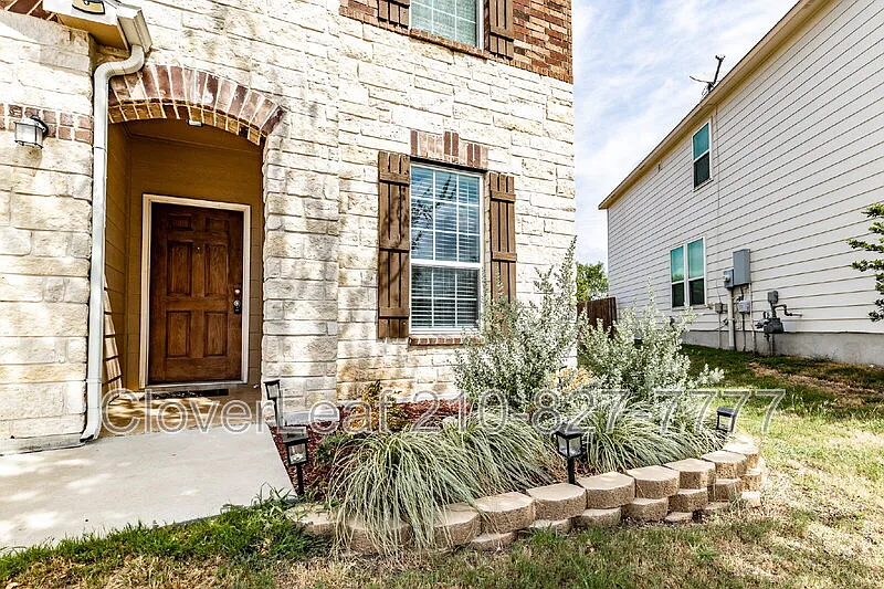 3 bed, 2.5 bath, 2145 sqft, $1,797 — Photo 4