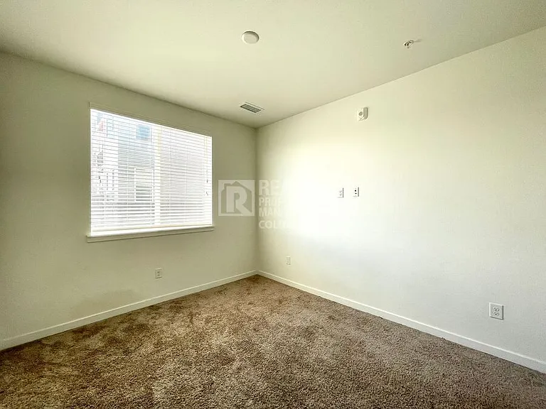 460 E Fremont Pl #304 — Photo 7