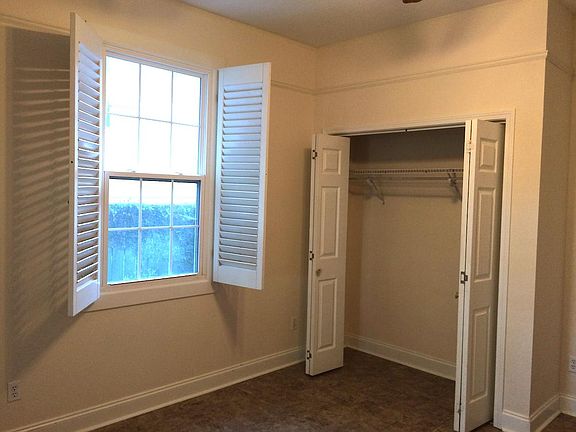 3rd image of 2403 Palmer Ave