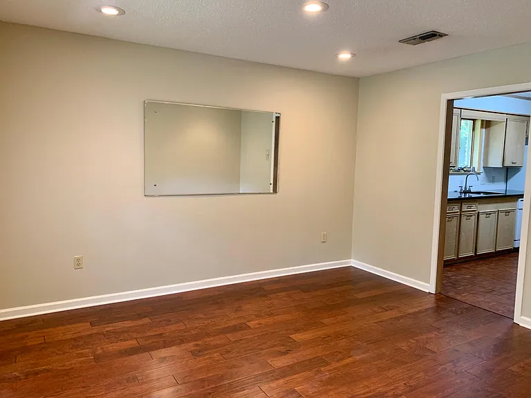 2770 Morning Glory Ave — Photo 9