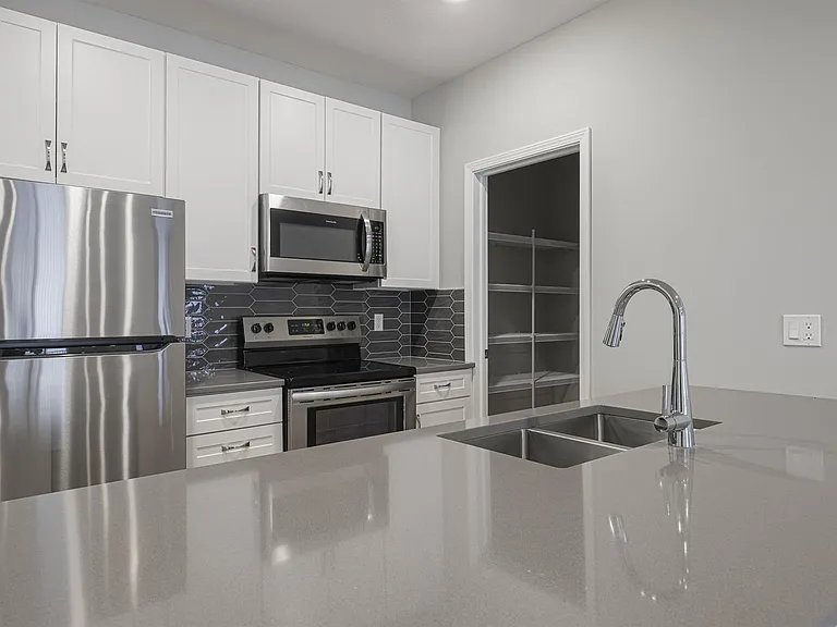 The Creek Apartments — Photo 164