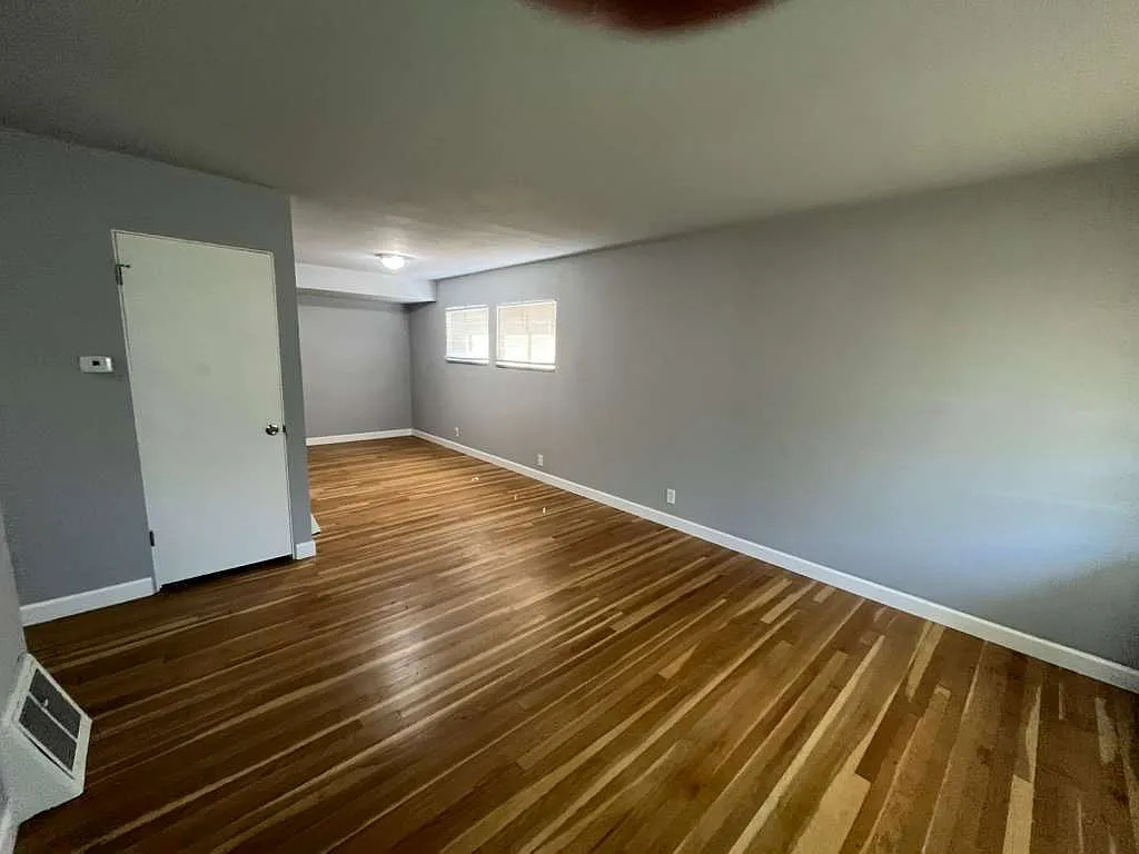 3 bed, 1.0 bath, 876 sqft, $1,395 — Photo 4
