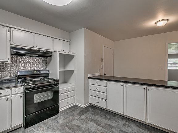 5th image of 1117 SW 65th St