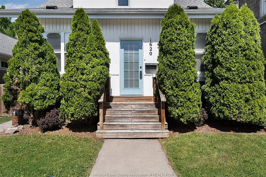 3 bed, 1.5 bath, $1,900 — Photo 3