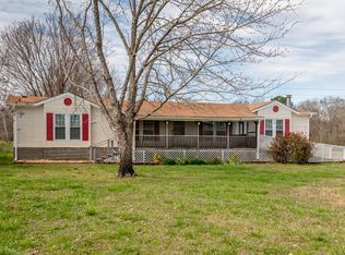 585 Point Rd, Muscle Shoals, AL 35661