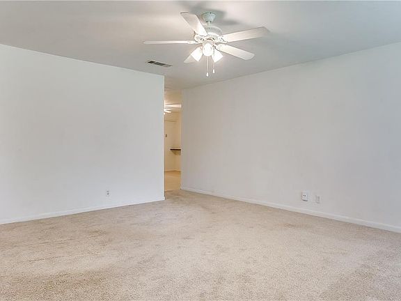 4th image of 521 NW Mound St