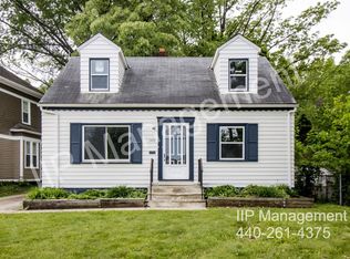2400 Noble Rd, Cleveland Heights, OH 44121