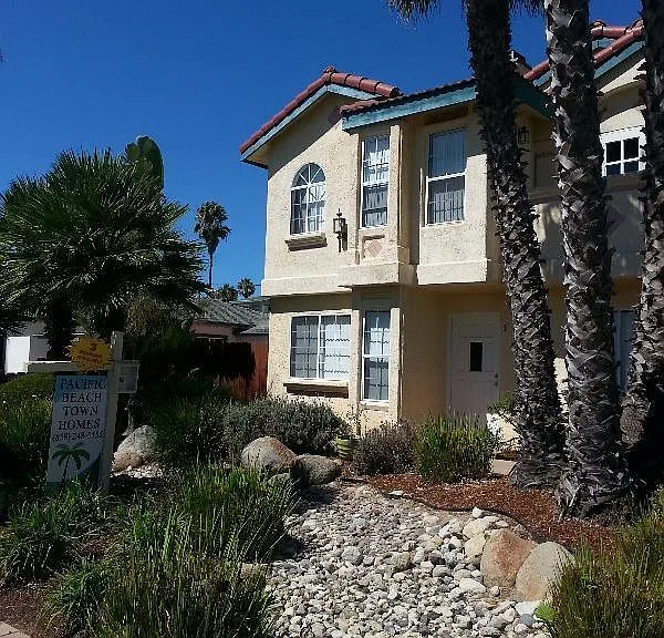 2060 Garnet Ave — Photo 3