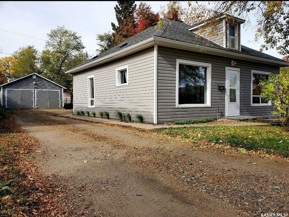 1st image of 1271 104th St