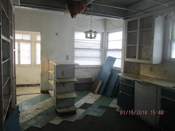 5th image of 319 Hudson Ave