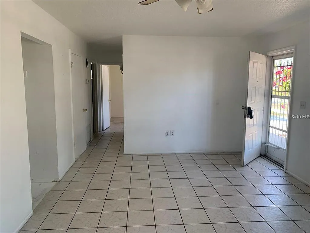 3 bed, 2.5 bath, 1604 sqft, $1,700 — Photo 4