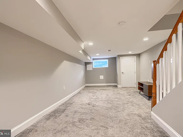 1620 E Clement St — Photo 17