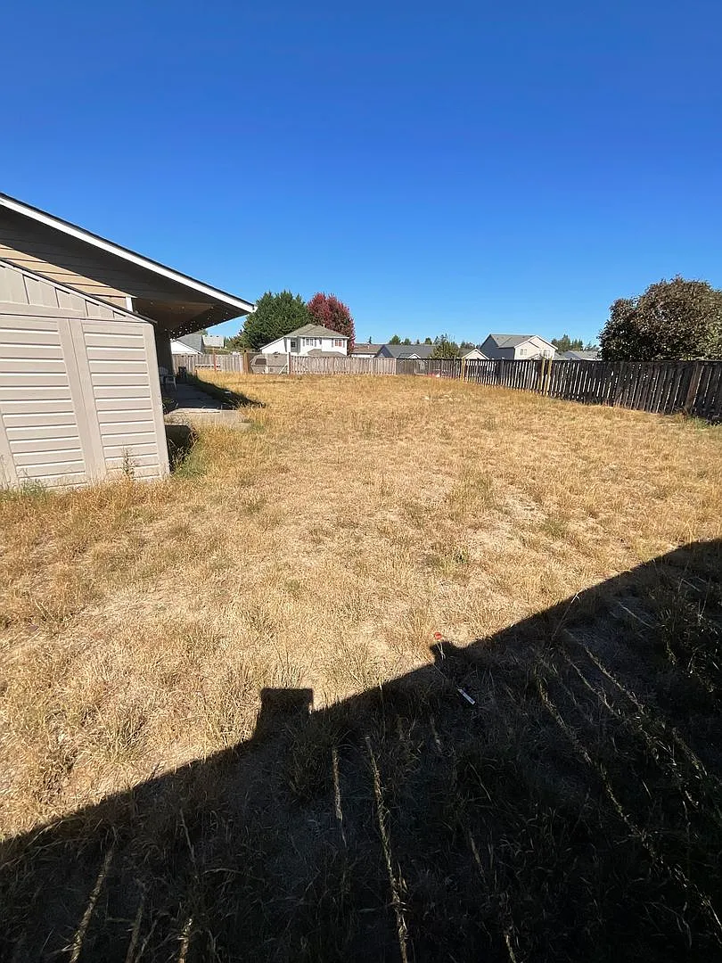 Charming Yelm Rambler with Solar, Central Air & Fenced Backyard — Photo 2