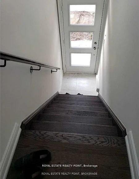 12 Creekbank Rd #UPPER — Photo 3