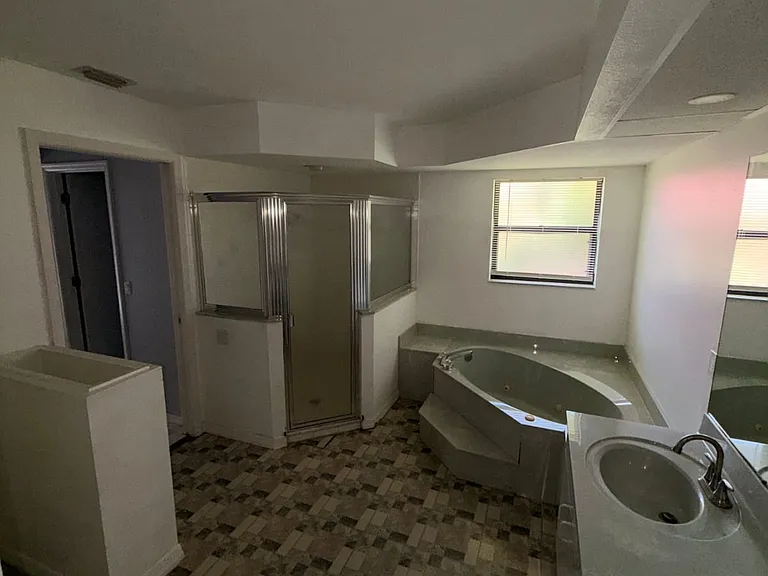 1474 Dewitt St — Photo 27