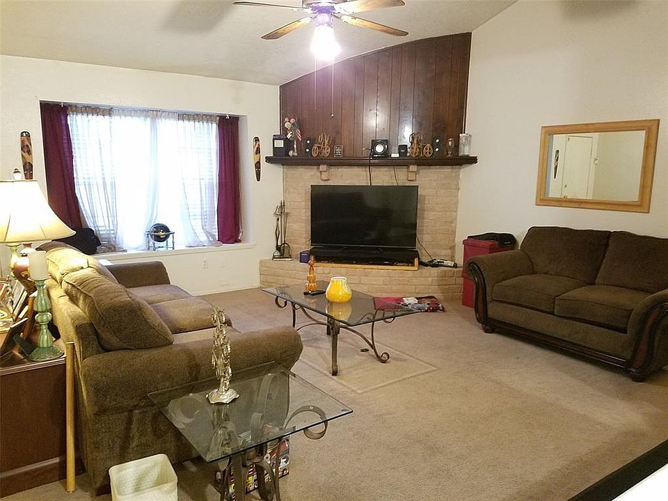 1st image of 9607 Crooked Wood Ln