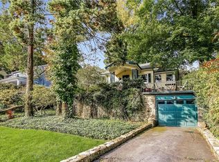 25 Valley Rd, Larchmont, NY 10538