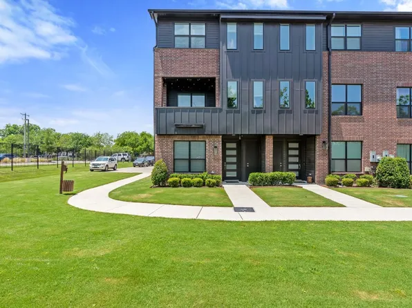 2830 Addison Park Ln, Fort Worth, TX 76110