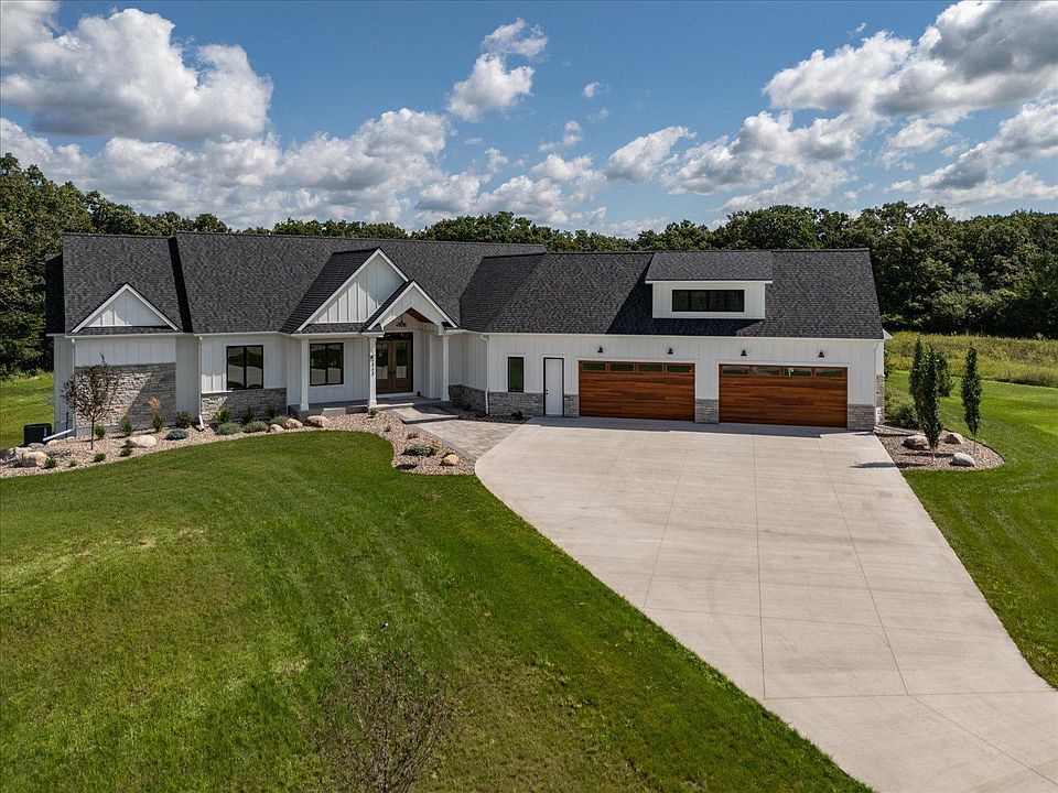 1st image of 4868 Royal Oaks Cir SW
