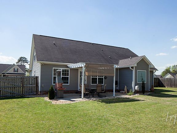 5th image of 182 Livingston Dr