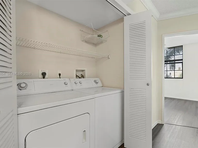 1919 Van Buren St #417A — Photo 20