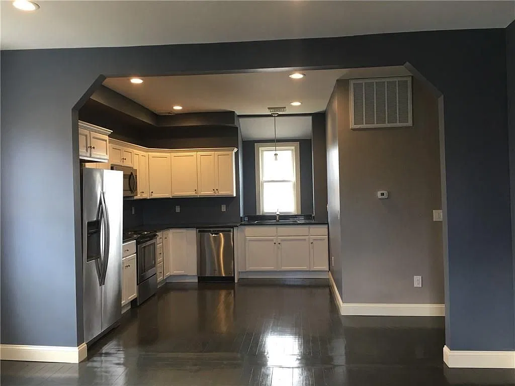 2 bed, 2.0 bath, 955 sqft, $2,450 — Photo 2