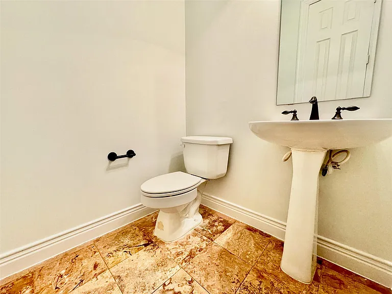 4507 Crawford St — Photo 23