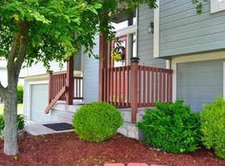 3905 SW Brian Ln, Lees Summit, MO 64082