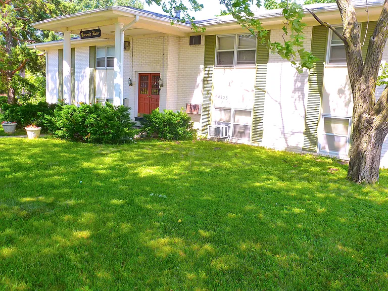 4223 Chamberlain Dr — Photo 1
