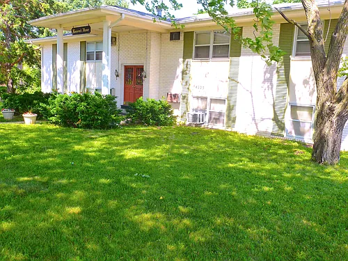 4223 Chamberlain Dr Photo 1