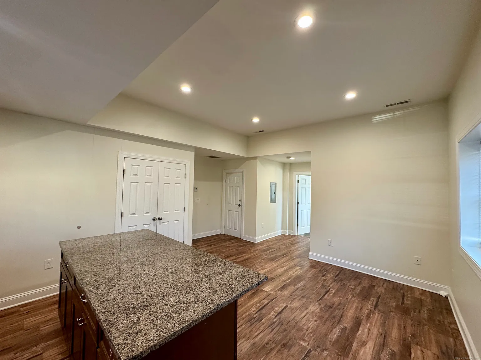 1 bed, 1.0 bath, 650 sqft, $1,625 — Photo 2