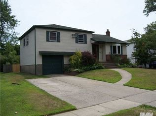 179 Thomas Powell Blvd, Farmingdale, NY 11735