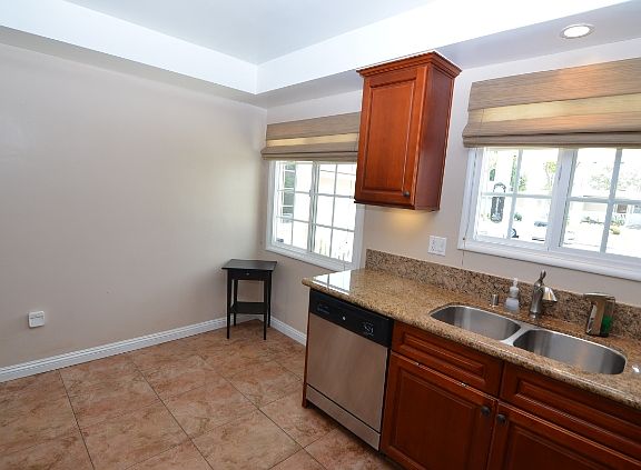 4th image of 3905 W 184th St