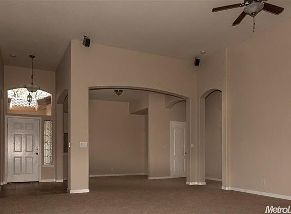 3rd image of 1641 Debenham St
