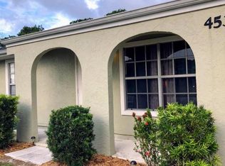 453 NE Armory Cir, Port Saint Lucie, FL 34983