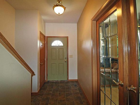 4th image of 770 Streamwater Dr